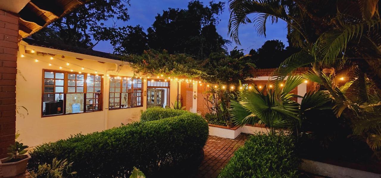 Camilas Hotel San Pedro Sula Exterior photo